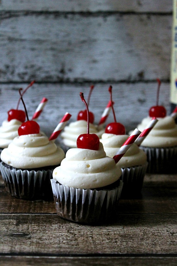 Dr Pepper Vanilla Float Cupcakes