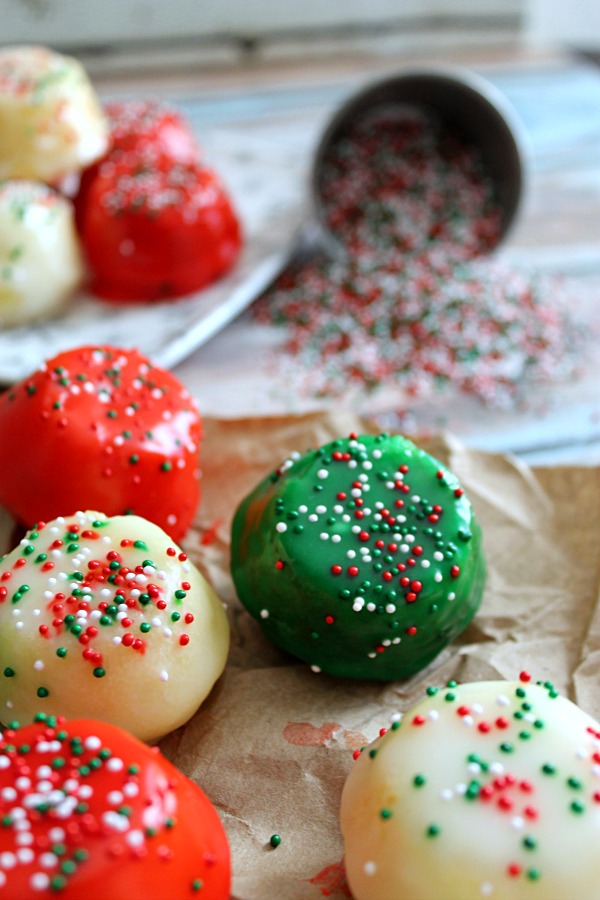 Yummy Glazed Holiday Cake Bites