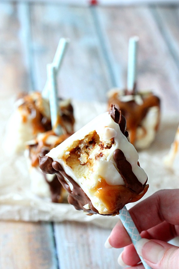 Have a bite! Snickers Cheesecake Pops #WhenImHungry #CollectiveBias