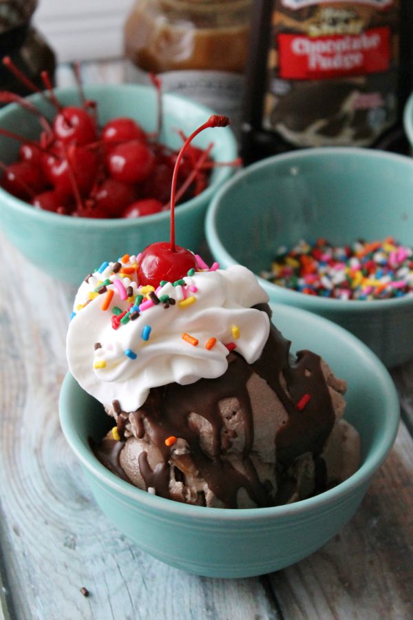 traditional sundae