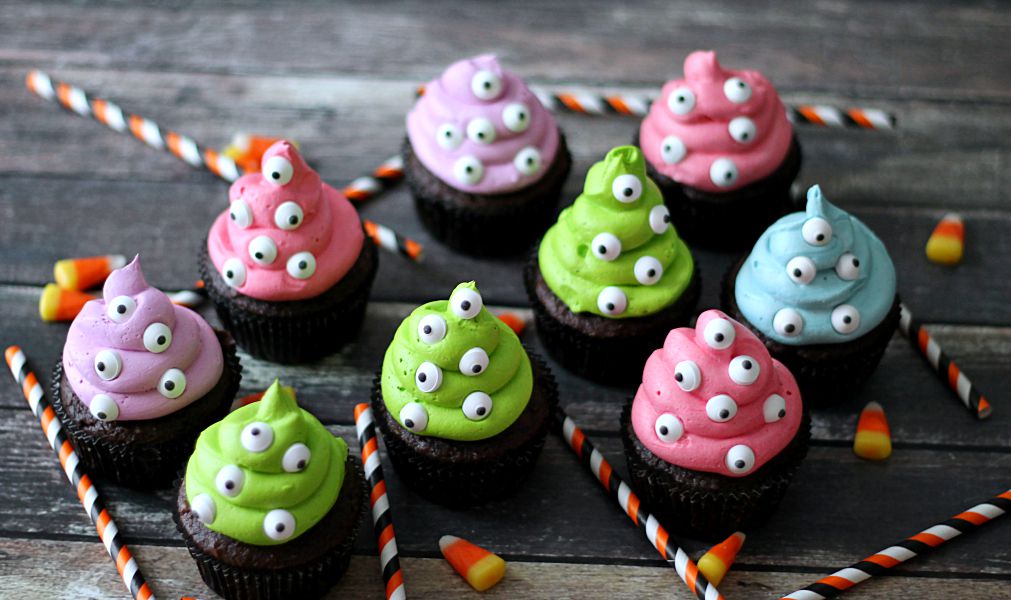 So easy they're scary Monster Cupcakes!