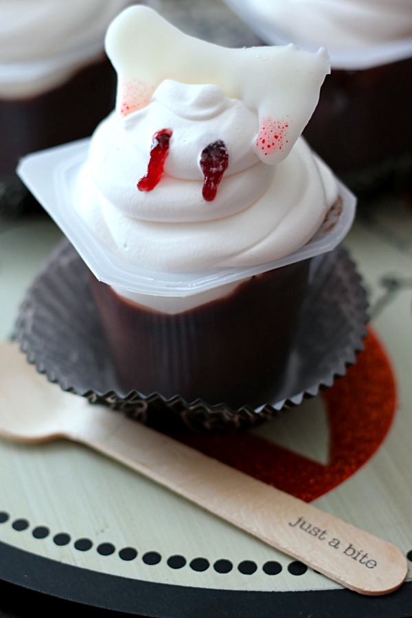vampire-kiss-pudding-cups